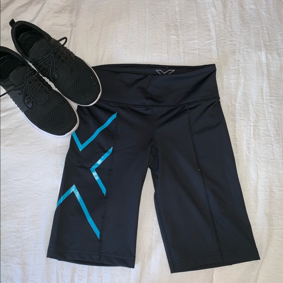 NWT 2XU MCS Mid Rise Compression Short
